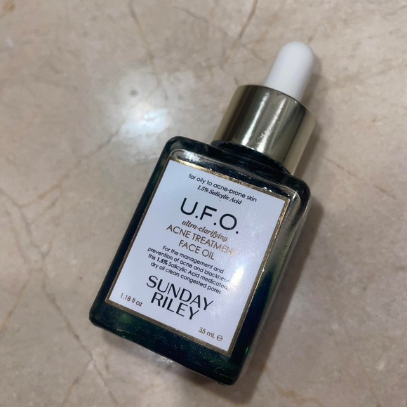 Sunday Riley UFO Acne Face Oil - Picture 2 of 6